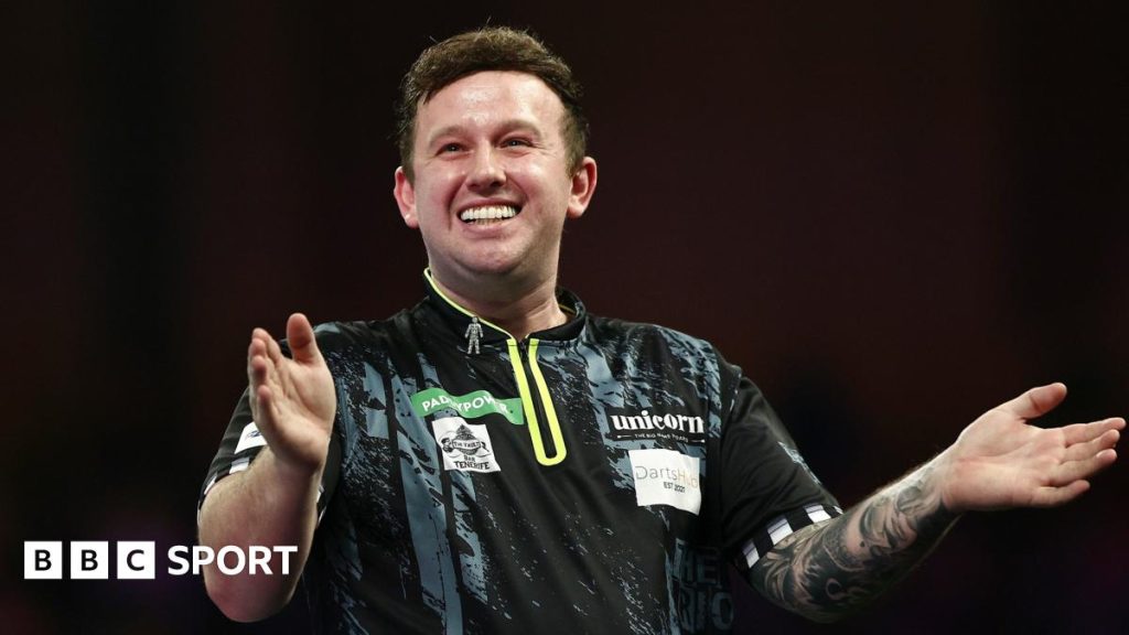 Hasil PDC World Darts Championship 2025: Callan Rydz mengejutkan Dimitri van den Bergh untuk maju