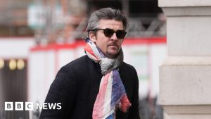 Joey Barton bersalah atas penyerangan karena menendang istri di kepala