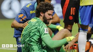 Alisson: Penjaga gawang Liverpool meninggalkan kamp Brasil setelah ‘tersangka gegar otak’