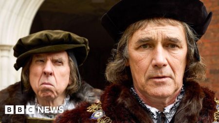 Industri TV Inggris sedang dalam krisis, kata sutradara Wolf Hall Peter Kosminsky