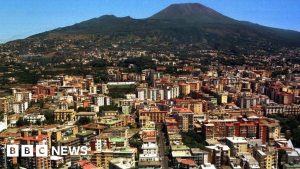 Penduduk Naples berkemah di luar ruangan setelah gempa semalam