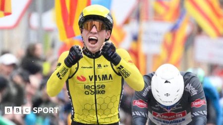 Volta A Catalunya 2025: Matthew Brennan memenangkan panggung satu untuk Kemenangan Tur Dunia Pertama